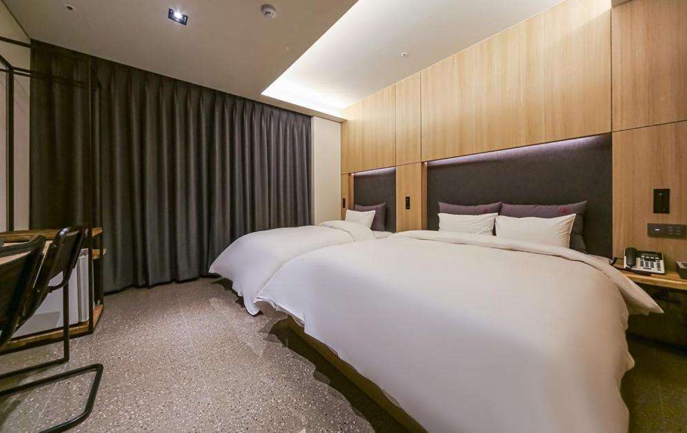 Yeoubi Hotel Changwon Exterior photo
